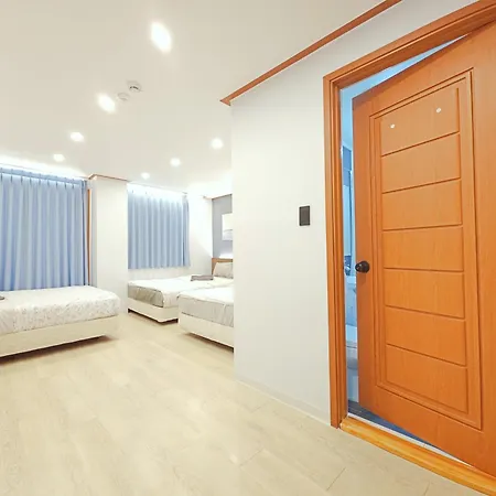 Oyo Rooftop Hostel Seoul Exterior photo