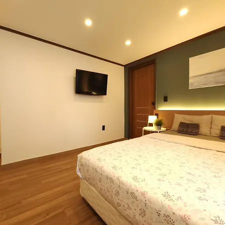 Oyo Rooftop Hostel Seoul Exterior photo