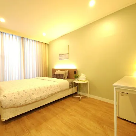 Oyo Rooftop Hostel Seoul Exterior photo